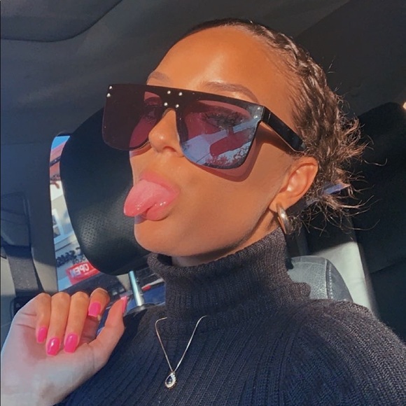 Meet your Posher, Gabby - Picture 1 of 1